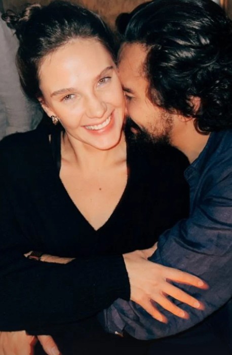 Sarmaş dolaş görüntülendiler